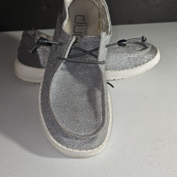 Hey Dude Wendy Stretch Sparkling Gray Size US6/ Euro 37 Comfy, Fun, Trendy VGUC - Picture 2 of 16
